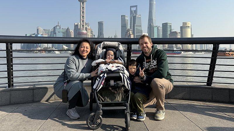 Mathias Manser mit seiner Familie. (Fotos: ZVG)