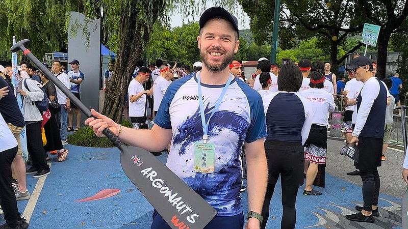 Mit seinem Dragon Boat Team nimmt Manser auch an Wettkämpfen teil.