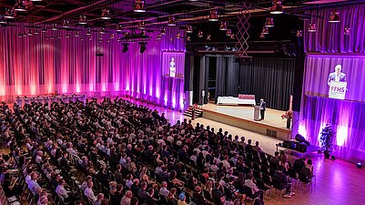 diplomfeier ffhs in briger simplonhalle