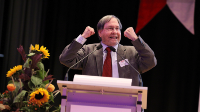 Dr. Hans Widmer bei seiner Festansprache an der FFHS Diplomfeier 2016