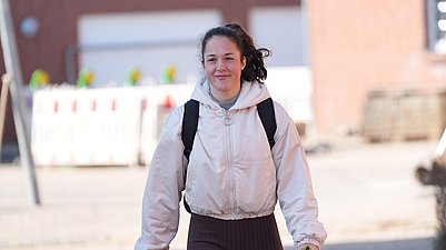 Livia Peng auf der Strasse